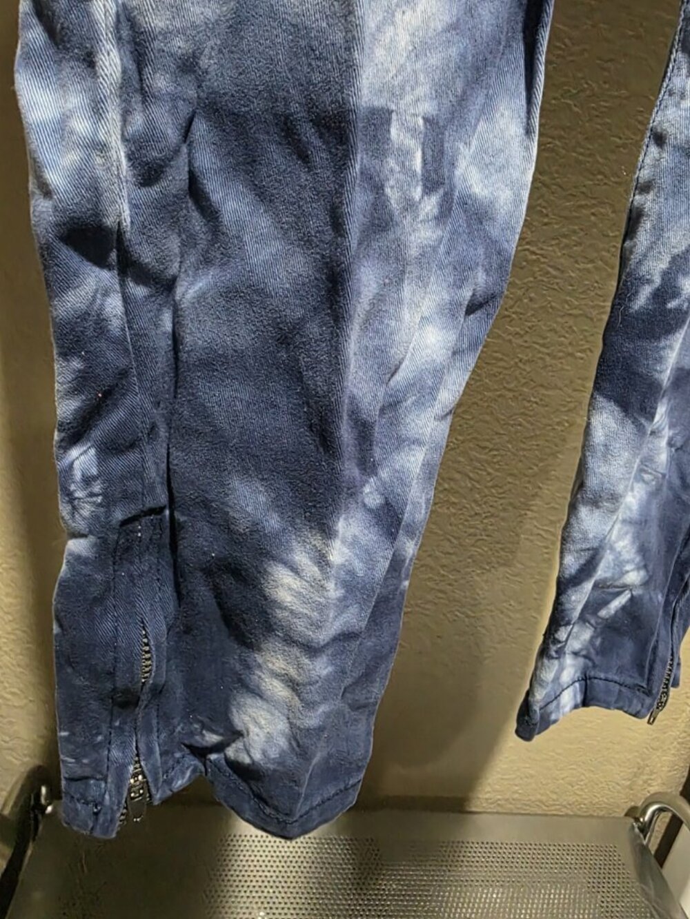 Forever 21 Blue Tie Dye Look Cropped Jeans Women's Waist Size 29 - Picture 2 of 7